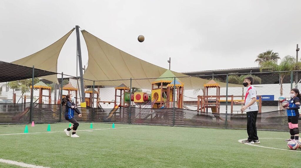 escuela-de-voley-activa-club-galeria-01-1640x920 Escuela de Voley- Activa Club